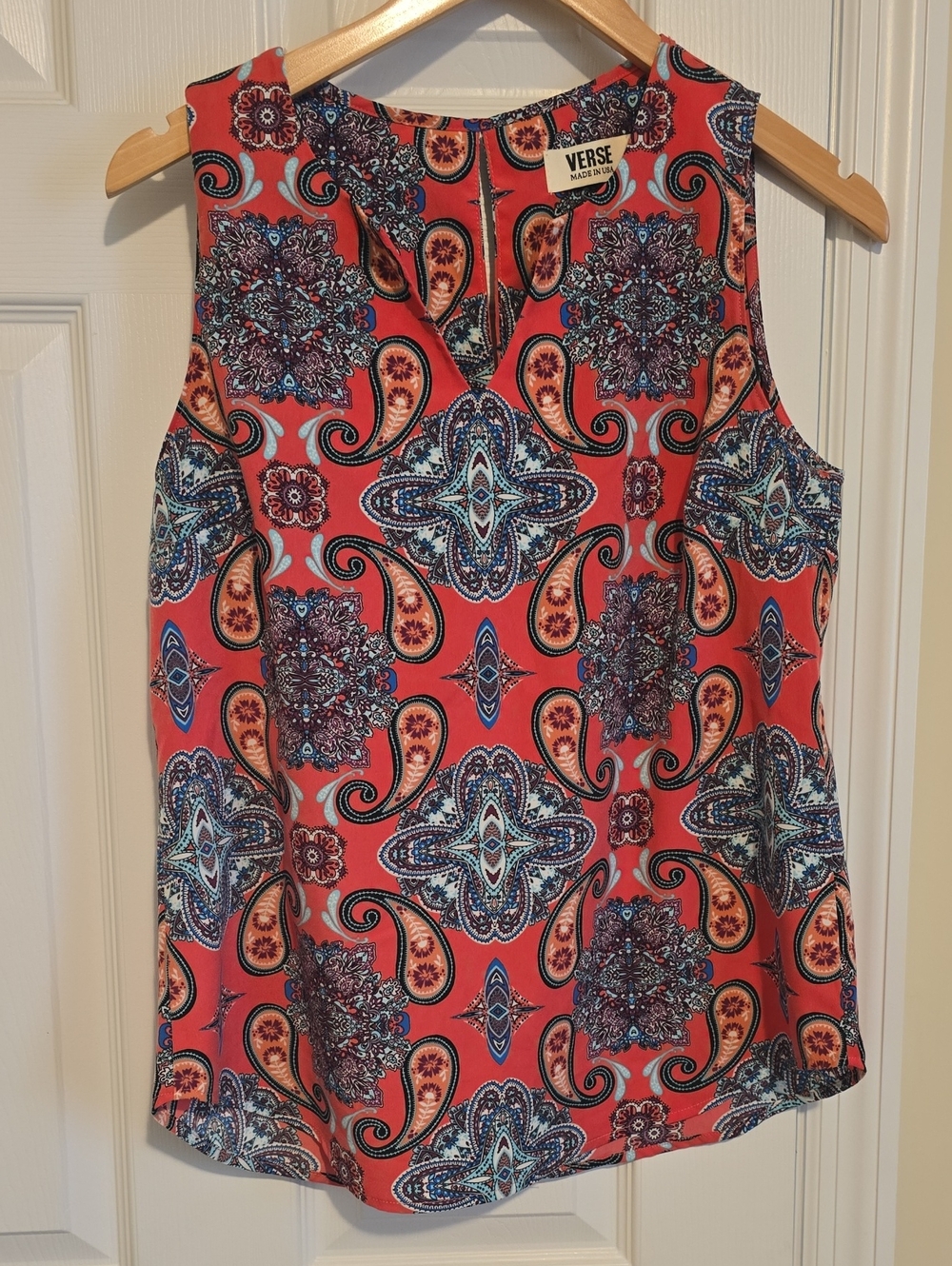 Verse Coral Paisley Print Sleeveless Camisole with Blue Accents